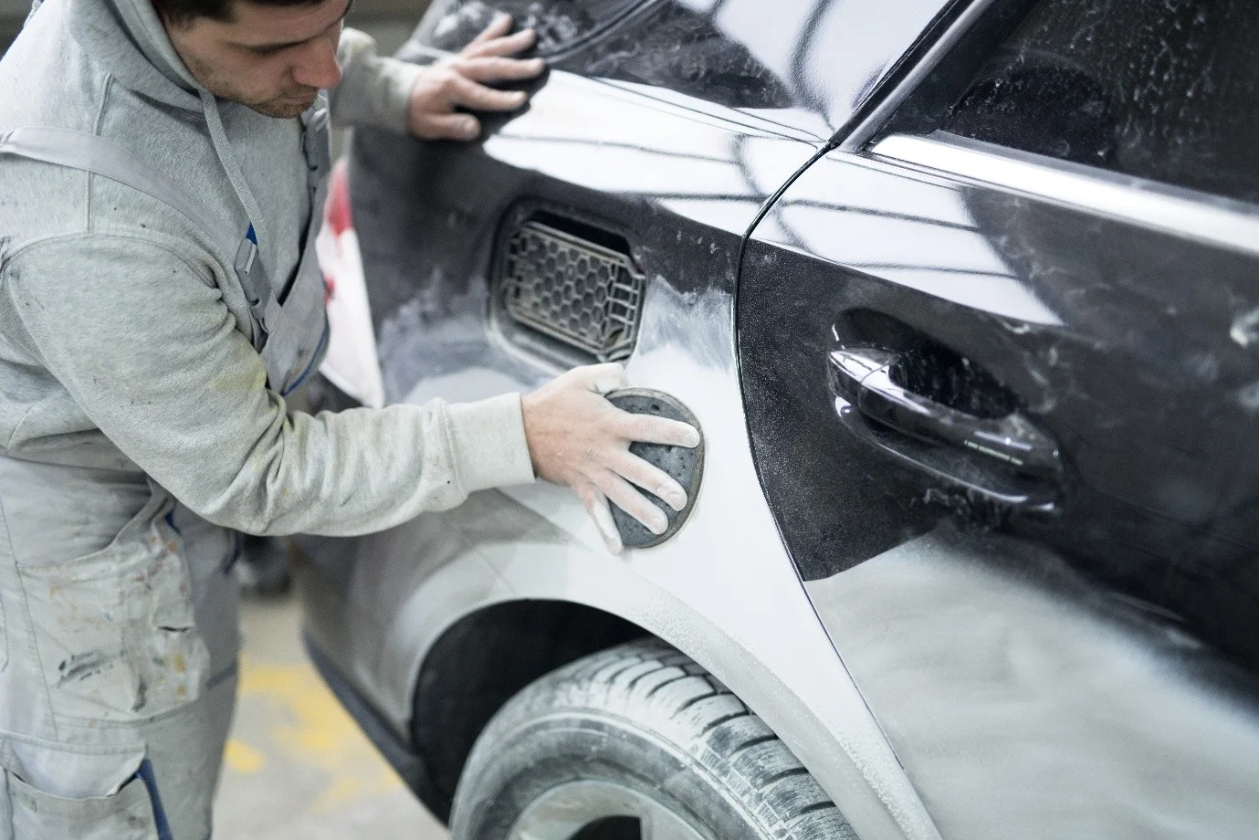 How Ceramic Coating Protects Automotive Paint from Everyday Damage